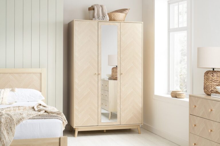 3 door wardrobe