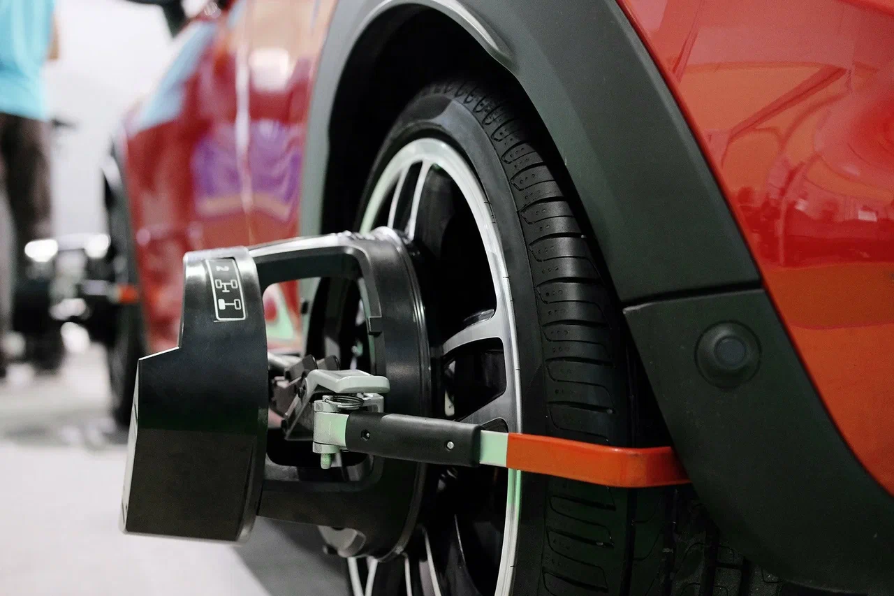 Wheel Aligner Machine