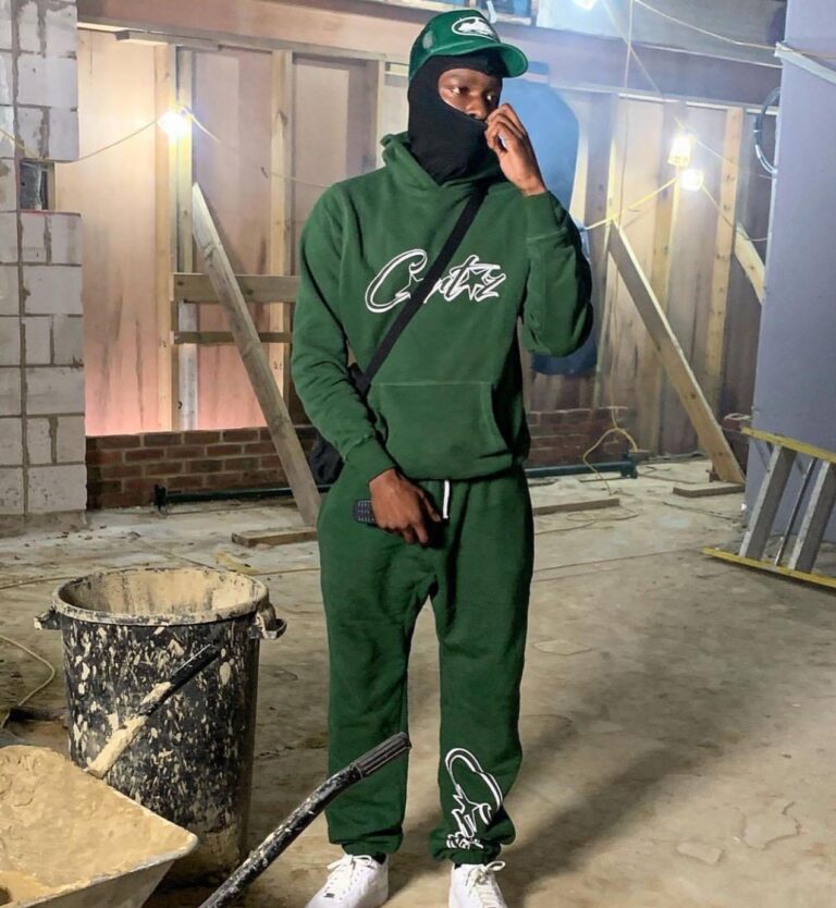 Step Up in British Pride: Corteiz Clothing Meets Adwysd Joggers’ Comfort