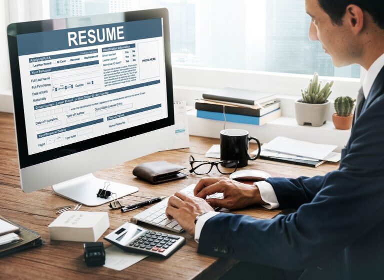 Create an outstanding ATS-Friendly Resume