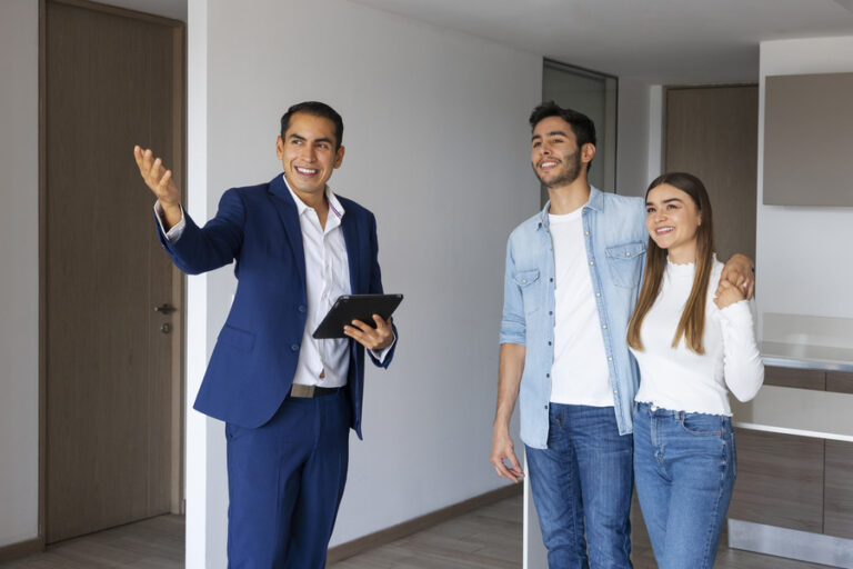 How to Build a High-Performing Real Estate Team with Real Estate Administrative Assistant Michigan
