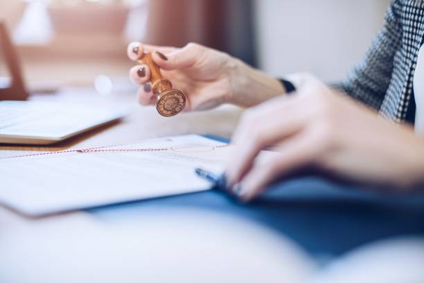 What Does a Notary Public Do and Why Is It Important ?