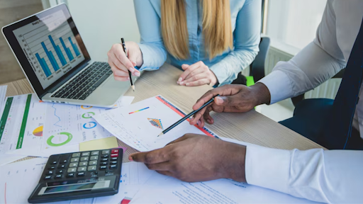 How Do You Qualify for Commercial Finance as a Small Business?